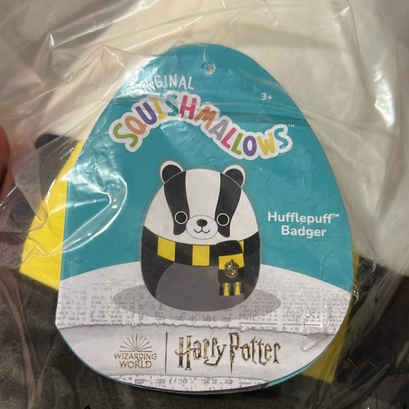 NWT. SQUISHMALLOWS Harry Potter Hufflepuff Badger Plush - Picture 5 of 7